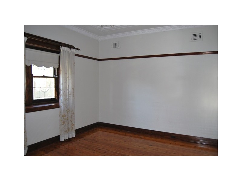 13 Hobbs Street, Kingsgrove NSW 2208