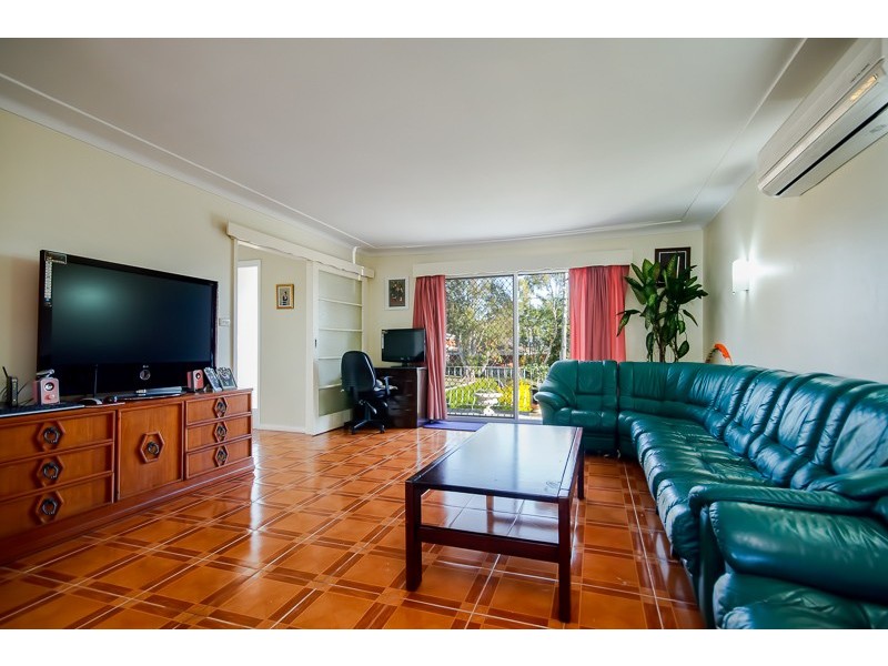 33 Sarah Crescent, Baulkham Hills NSW 2153