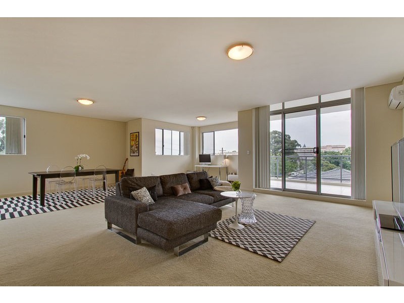 4/23-25 Crane Road, Castle Hill NSW 2154