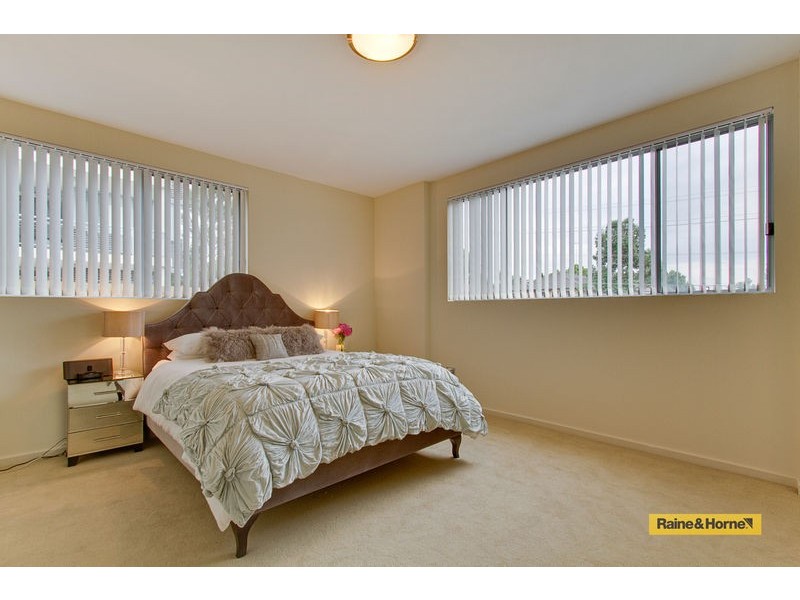 4/23-25 Crane Road, Castle Hill NSW 2154