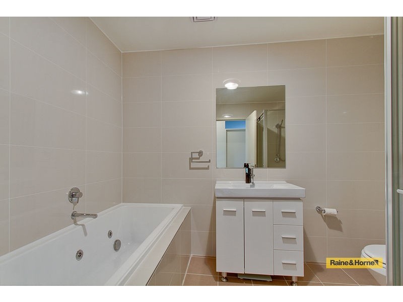 4/23-25 Crane Road, Castle Hill NSW 2154