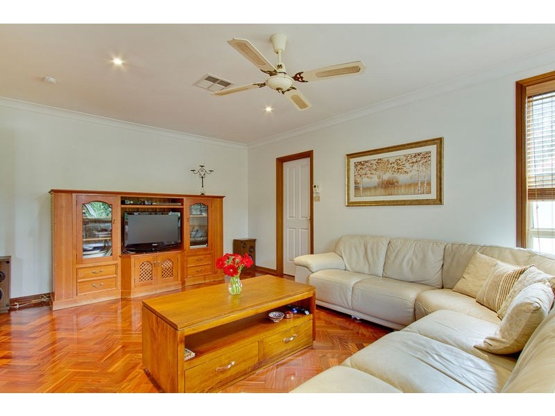 9 LEMONWOOD PLACE, Castle Hill NSW 2154