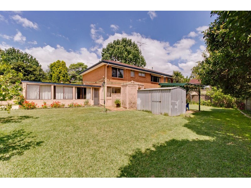 2 Lyndel Place, Castle Hill NSW 2154