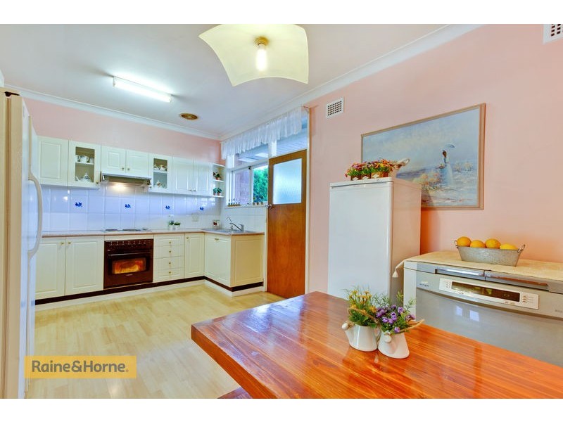 31 Sherwood Street, Northmead NSW 2152