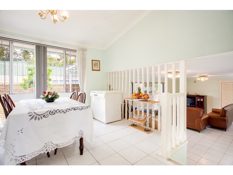 9 Delaney Dr, Baulkham Hills NSW 2153