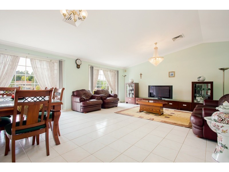 9 Delaney Dr, Baulkham Hills NSW 2153