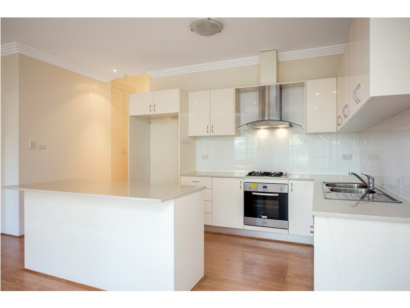 4/37 Jenner St, Baulkham Hills NSW 2153