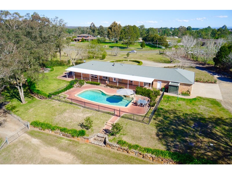 19 Threlkeld Drive, Cattai NSW 2756