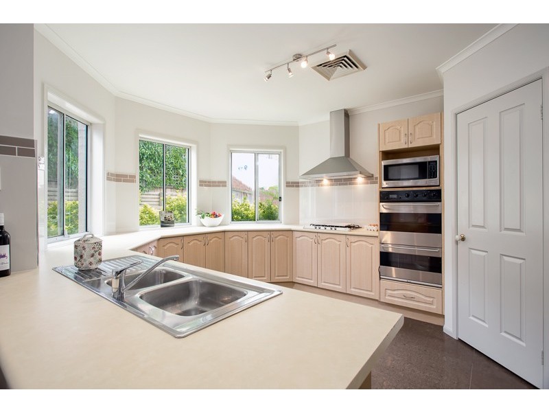 11 Minerva, Beaumont Hills NSW 2155