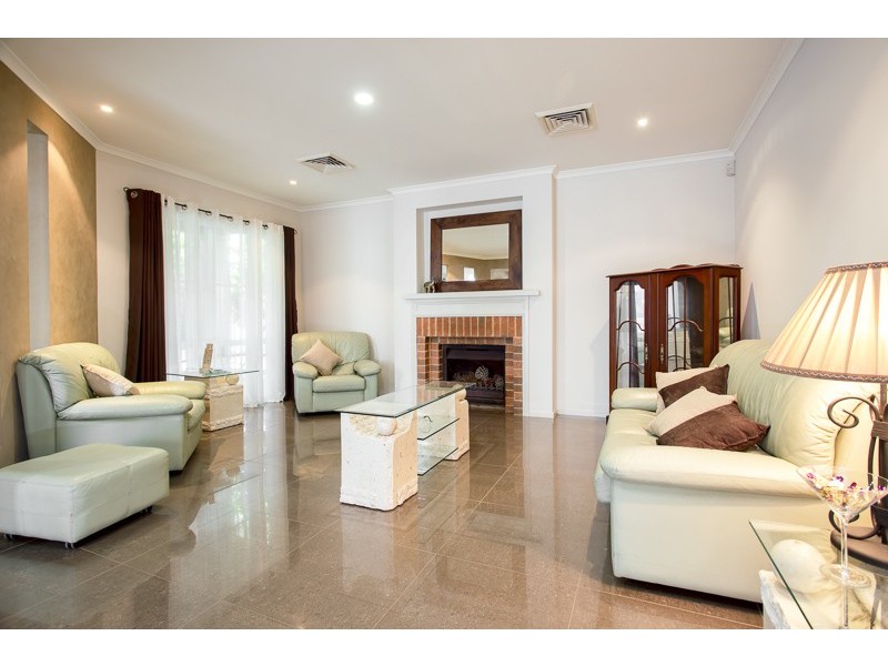 11 Minerva, Beaumont Hills NSW 2155