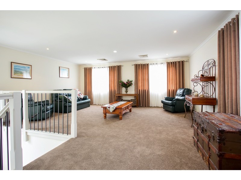 11 Minerva, Beaumont Hills NSW 2155