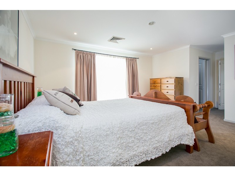 11 Minerva, Beaumont Hills NSW 2155