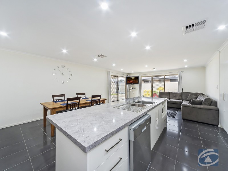 3 Hogben Avenue, Reid SA 5118