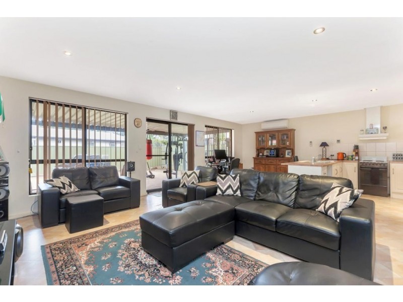 22 Britha Ave, Evanston SA 5116