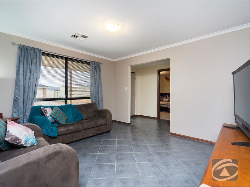 2 McLaren Court, Munno Para West SA 5115