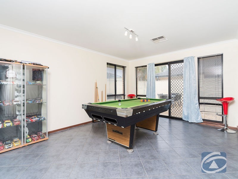 2 McLaren Court, Munno Para West SA 5115