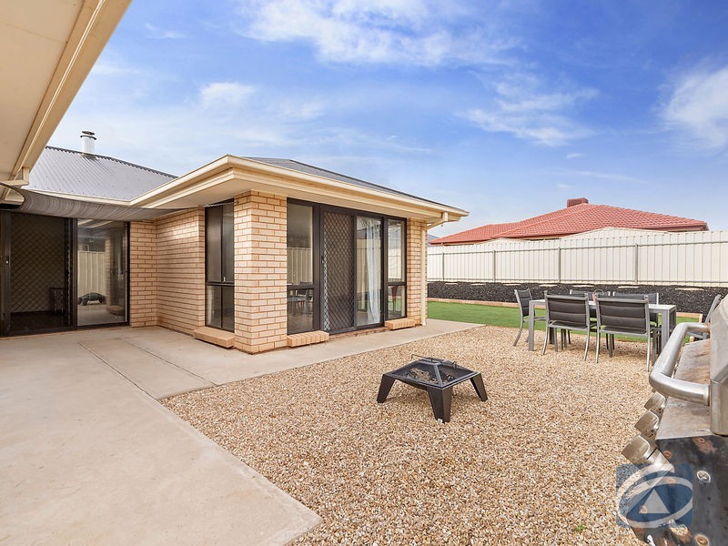 2 McLaren Court, Munno Para West SA 5115