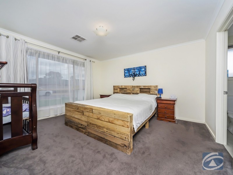 3 Hogben Avenue, Reid SA 5118