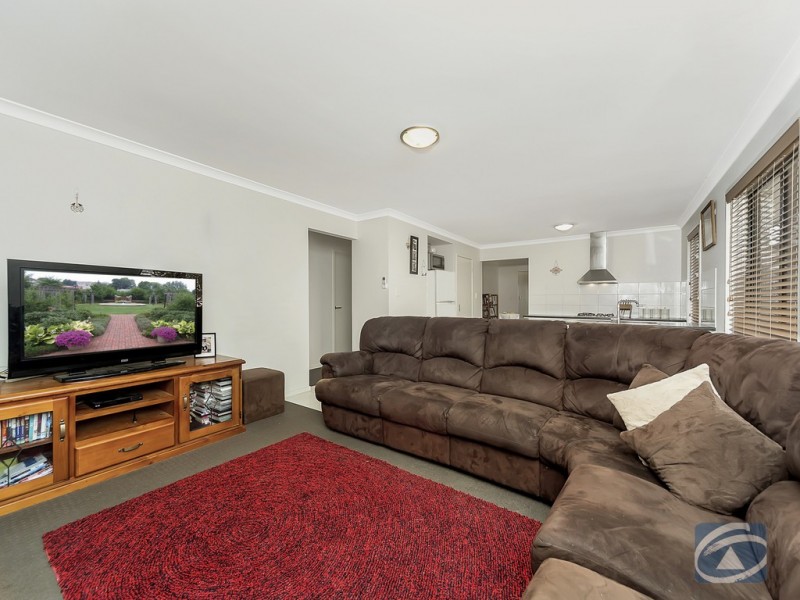 15 Davison Crescent, Smithfield Plains SA 5114