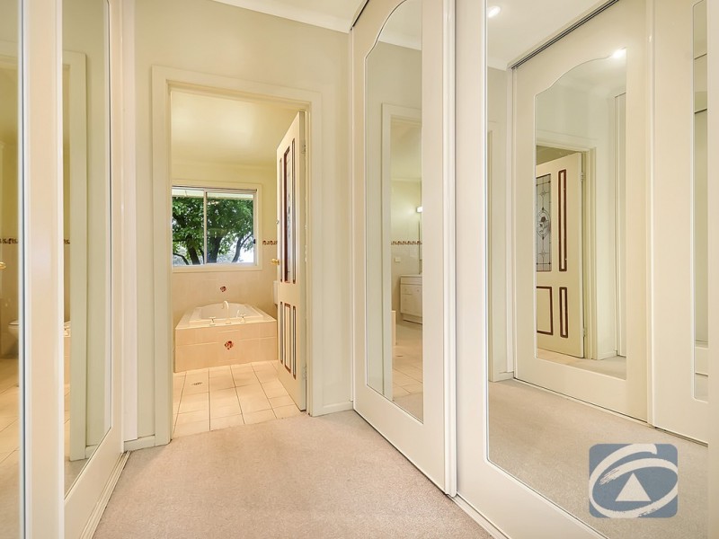 4 Dixon Road, Buchfelde SA 5118