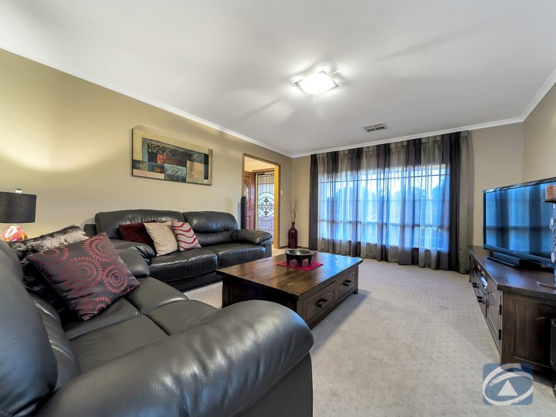 21 Whinnen Street, Evanston Park SA 5116