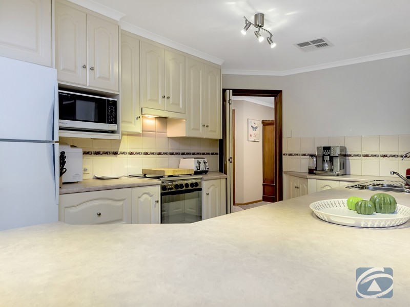 21 Whinnen Street, Evanston Park SA 5116