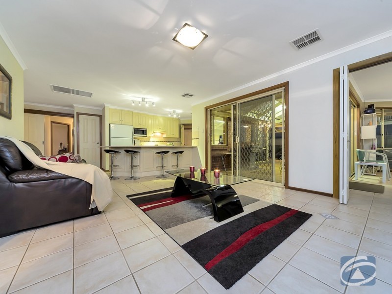 21 Whinnen Street, Evanston Park SA 5116