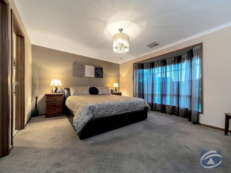 21 Whinnen Street, Evanston Park SA 5116