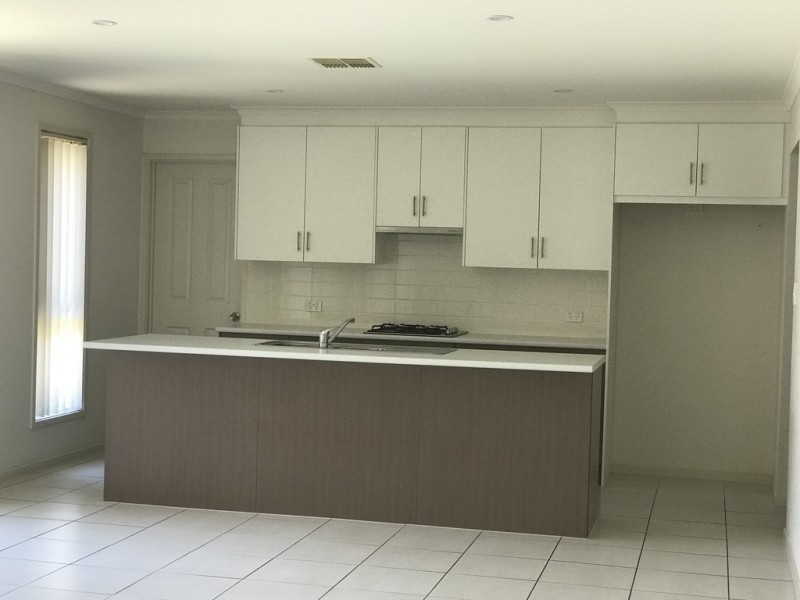 10 Crown Ct, Munno Para West SA 5115