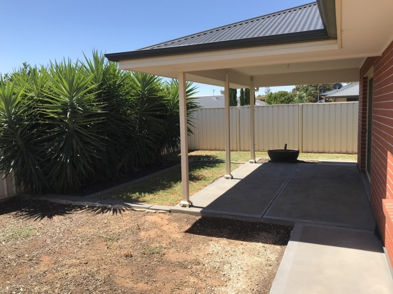 10 Crown Ct, Munno Para West SA 5115