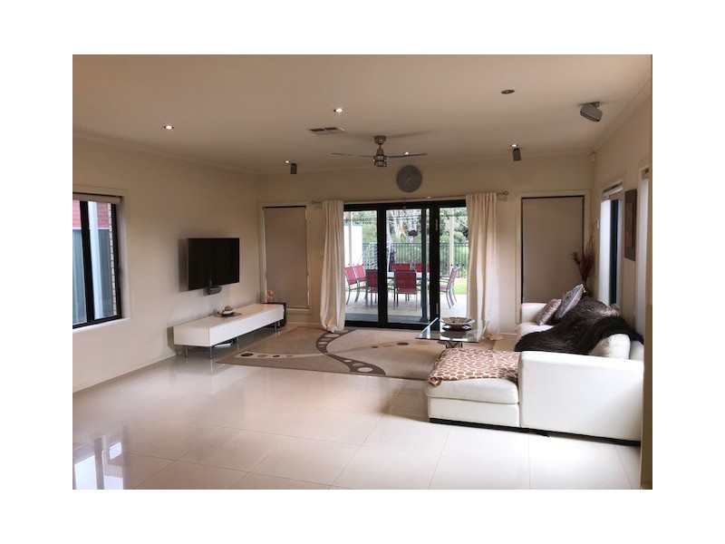 78 Sanctuary Dve, Mawson Lakes SA 5095