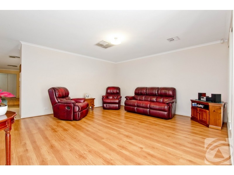 77 Lakeside Drive, Andrews Farm SA 5114