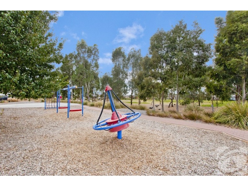 77 Lakeside Drive, Andrews Farm SA 5114