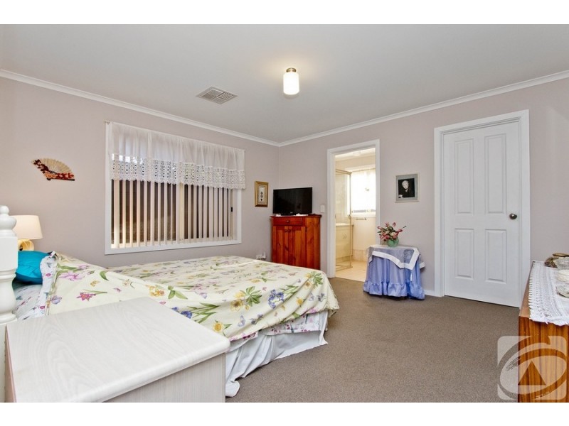 32 Hamra Drive, Smithfield SA 5114