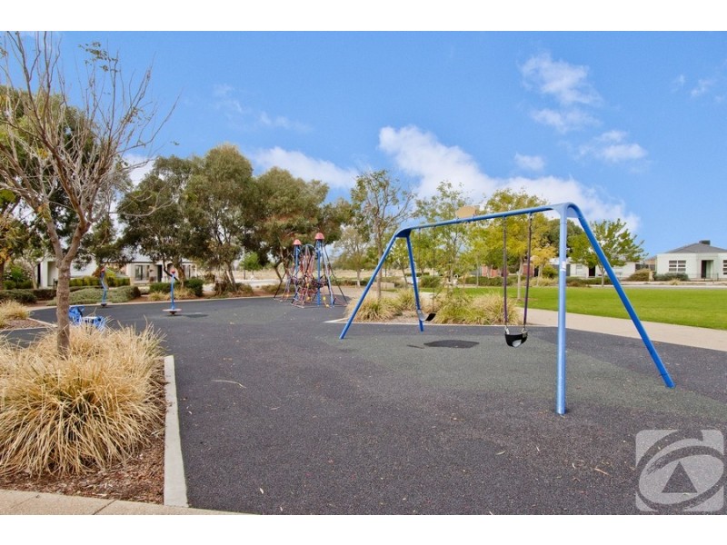 65 Riesling Crescent, Andrews Farm SA 5114