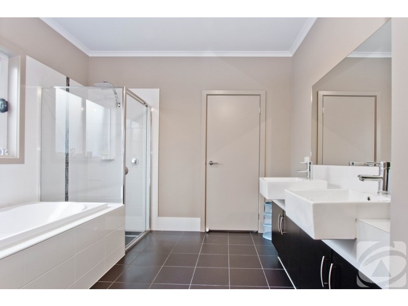 18 McLaren Street, Evanston Gardens SA 5116