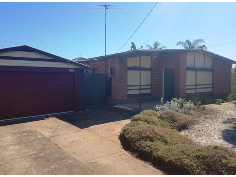 15 Bristol Cr, Taperoo SA 5017