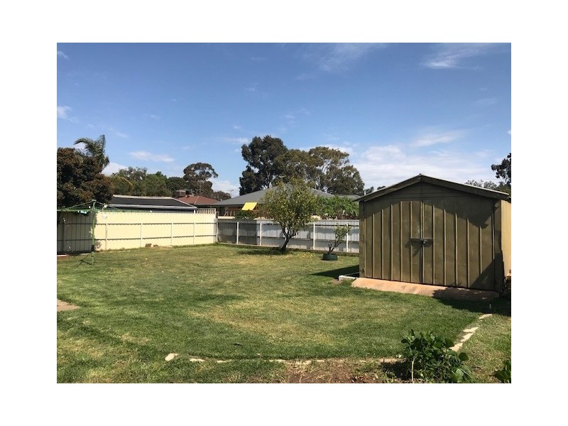 30 Krieg Rd, Evanston Park SA 5116