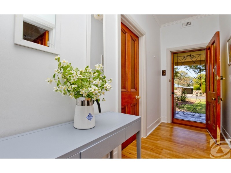 8 Davies Street, Willaston SA 5118