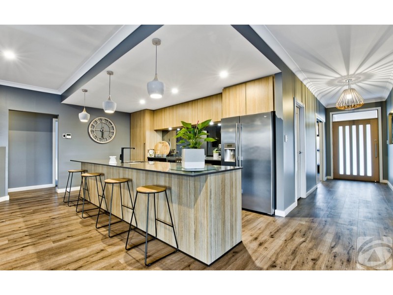 16 Milbourne Court, Lewiston SA 5501