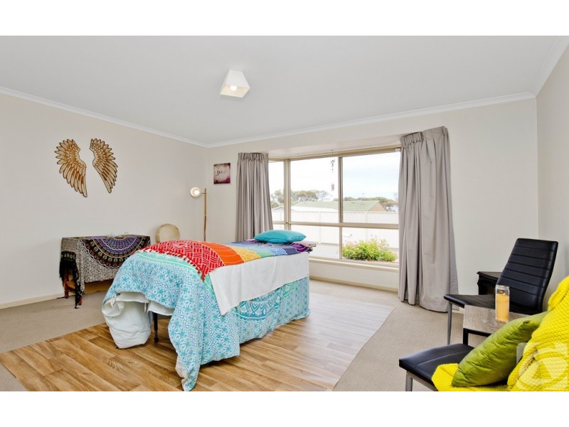 1D Young Terrace, Evanston Gardens SA 5116