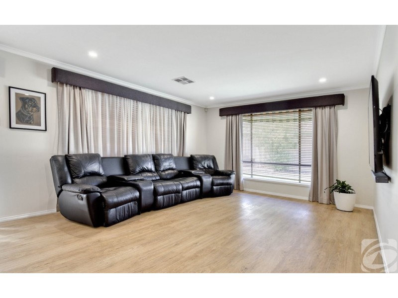2 Rossiter Drive, Evanston Park SA 5116
