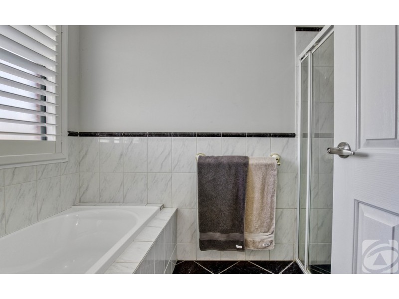 2 Rossiter Drive, Evanston Park SA 5116