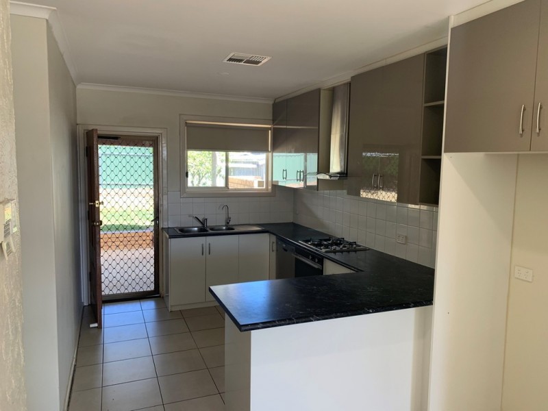 1 Cremin Street, Fairview Park SA 5126