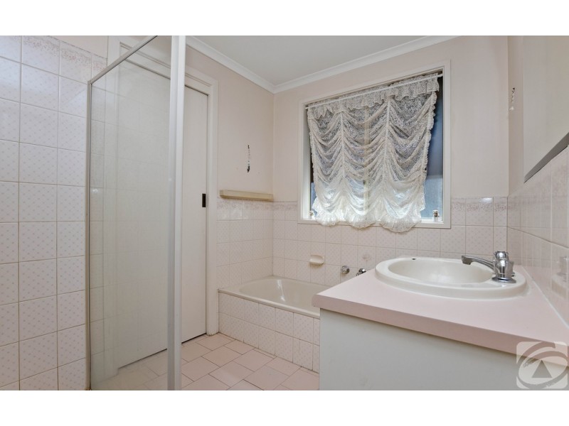 32 Cambridge Terrace, Hillbank SA 5112