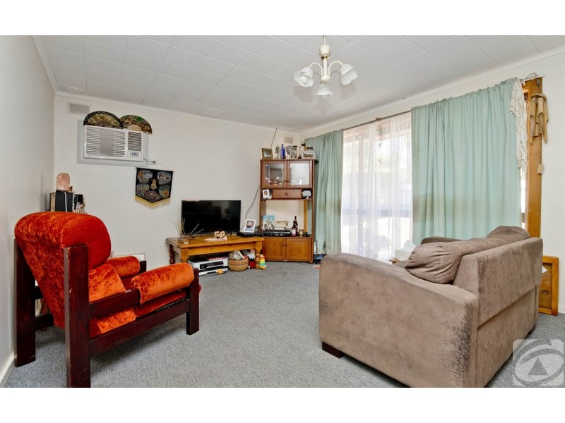 15 Woodlands Road, Elizabeth Downs SA 5113