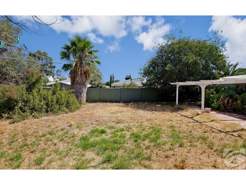 15 Woodlands Road, Elizabeth Downs SA 5113