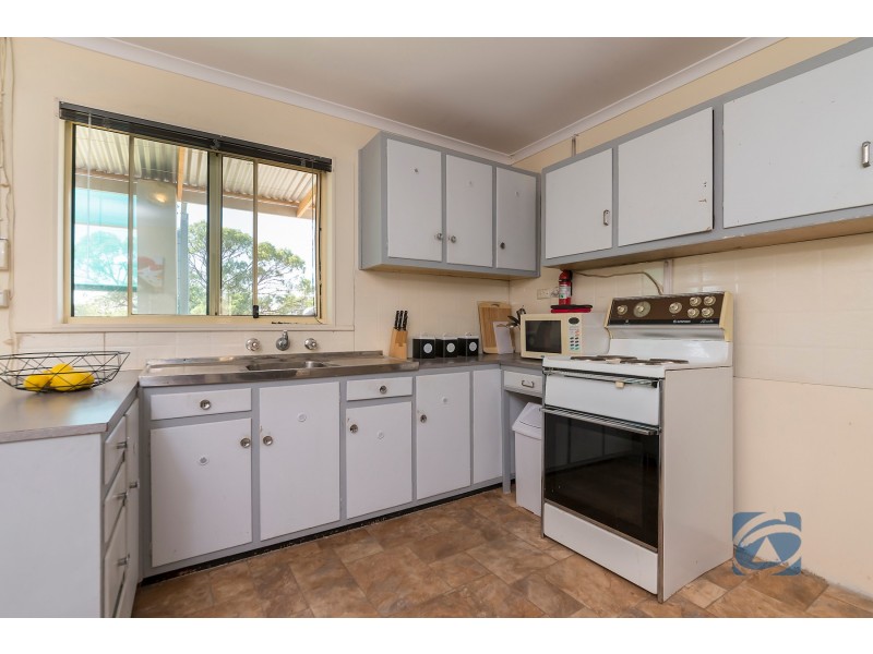 38 Acland Street, Blanchetown SA 5357