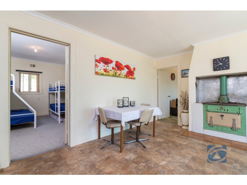 38 Acland Street, Blanchetown SA 5357