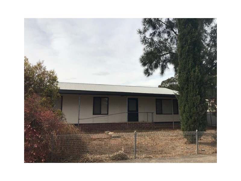 6 Greenough st, Kapunda SA 5373
